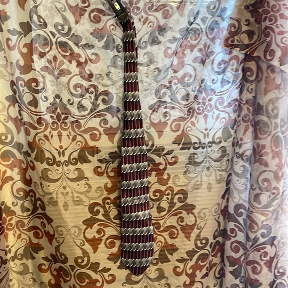Burgandy and Gray Men’s Tie - Picture 1 of 1